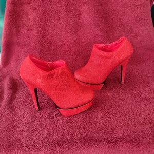 Kalli red heels size 7